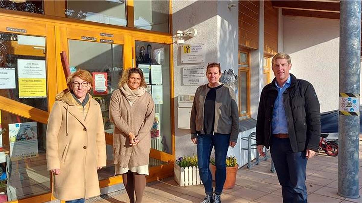 Susanne Müller (MdL, SPD) und Christoph Schmitt haben die Kita „Arche Noah“ in Oberwinter besucht